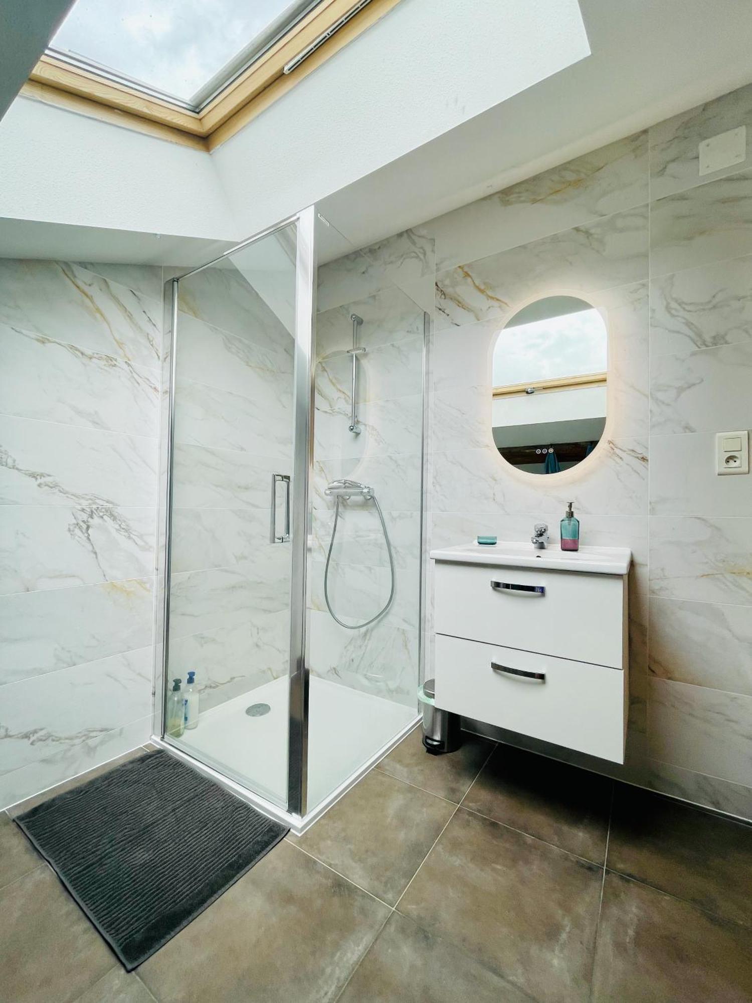 Ferienwohnung Duplex + Parking Gratuit Facile Sainte-Suzanne  Exterior foto